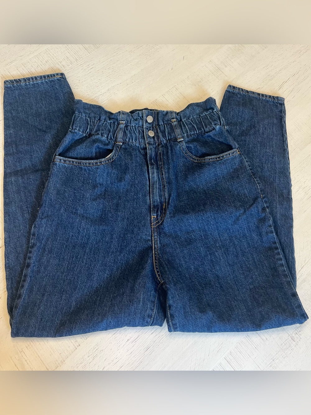 Levi's High Waisted Elastic Tapered Denim Jeans - Picture 2 of 7